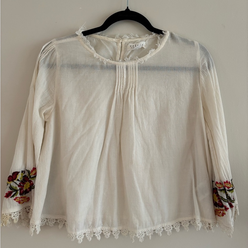 Velvet by Graham and Spencer top, 100% cotton, XS, embroidered sleeves - Picture 3 of 7